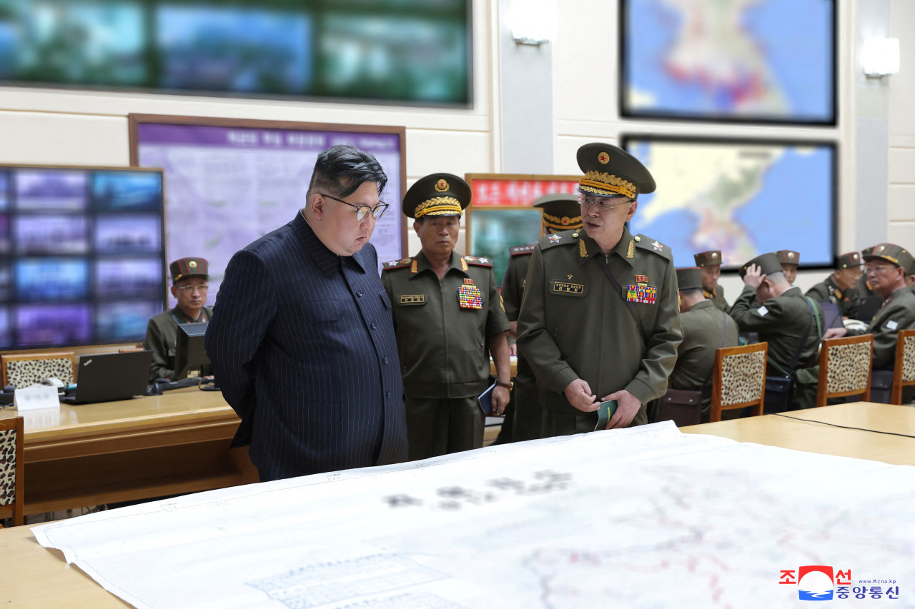 Kim Jong-un supervisó maniobras militares en Corea del Norte. Foto: REUTERS.