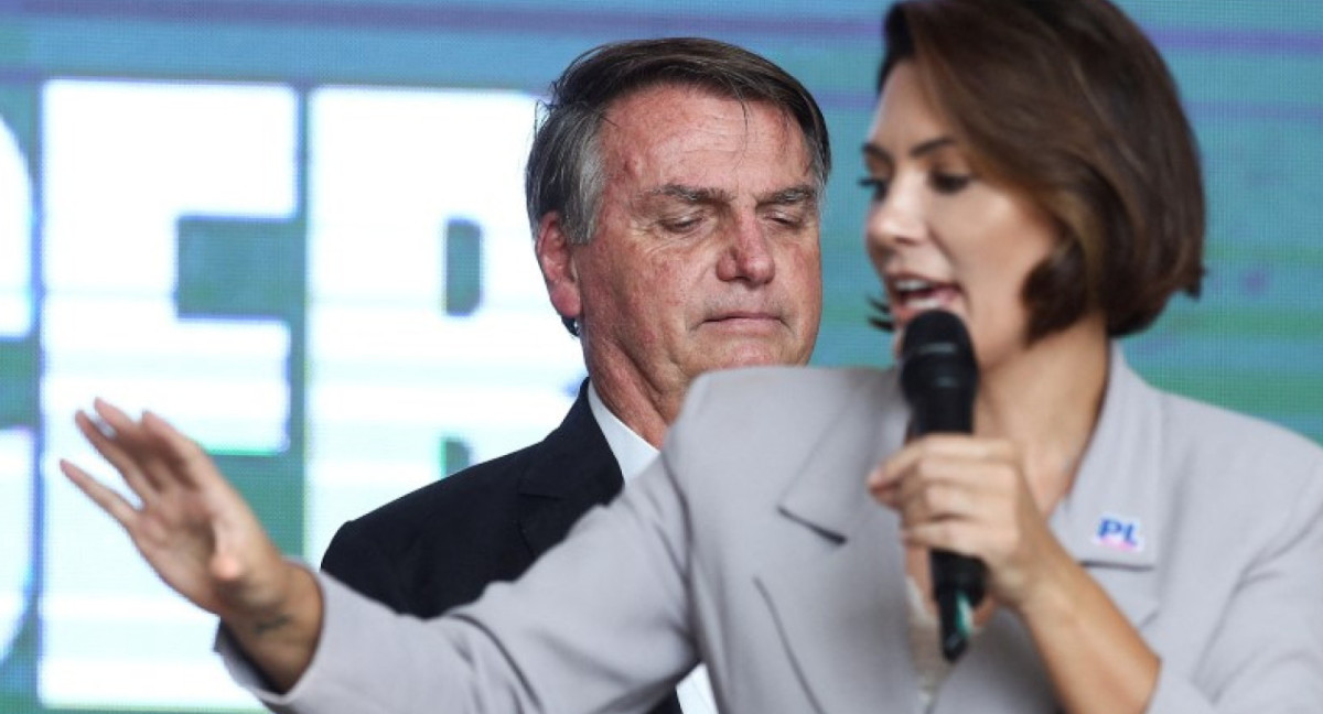 Jair Bolsonaro y su esposa Michelle no declararon en la causa por enriquecimiento ilícito. Foto: Reuters.