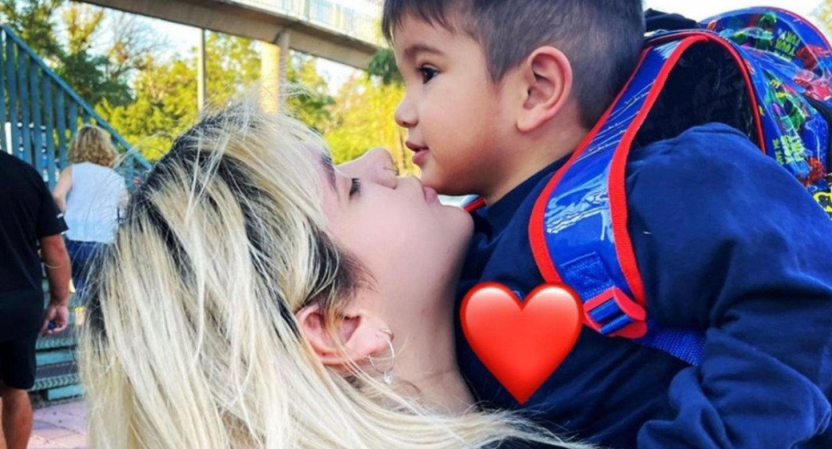 Morena Rial junto a su hijo Francesco. Foto: Instagram @moreerial.