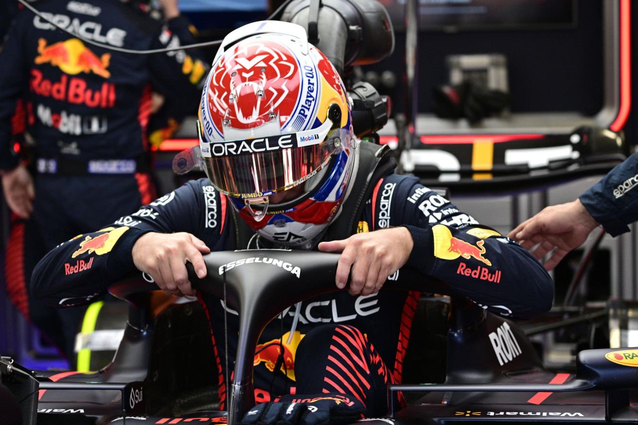 Max Verstappen llega a su auto antes del Gran Premio. Foto: EFE.