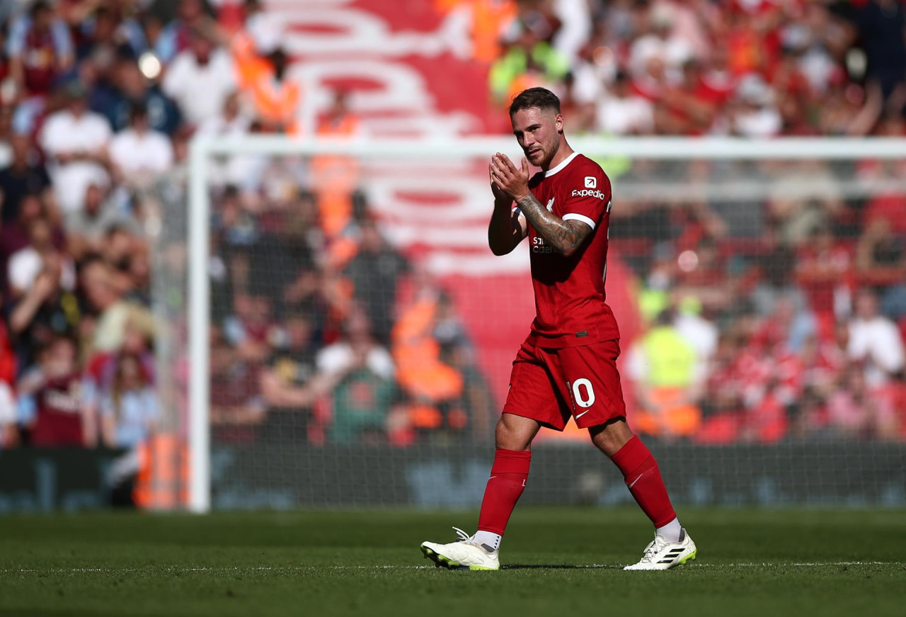 Alexis Mac Allister fue ovacionado por los hinchas del Liverpool. Foto: Reuters.