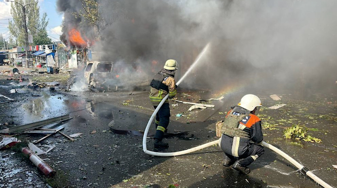 Ataque a mercado central en Donetsk. Video: Reuters.