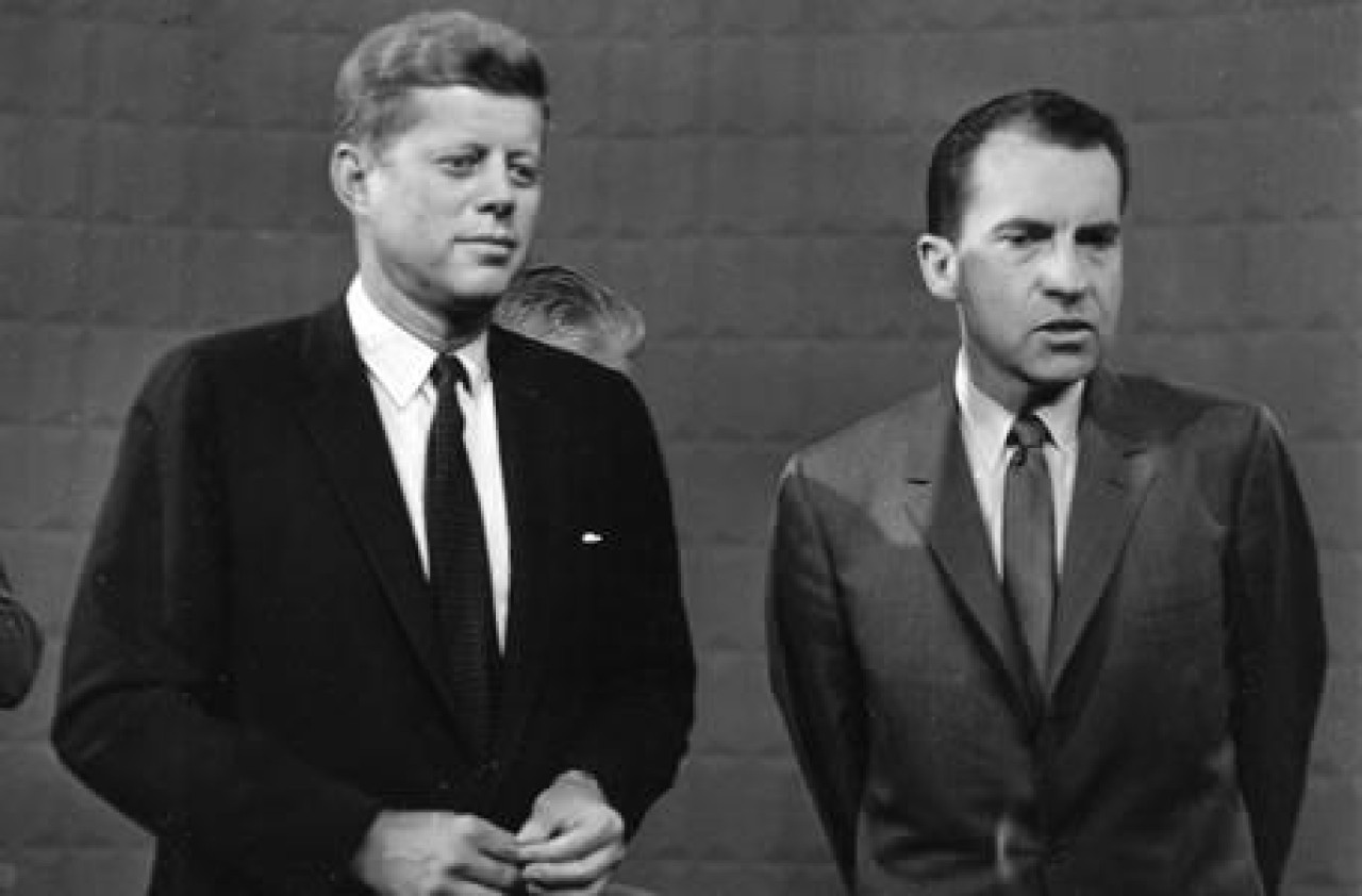 1960 Nixon y Kennedy participaron del primer debate Presidencial. Foto, Twitter: @guitomacias
