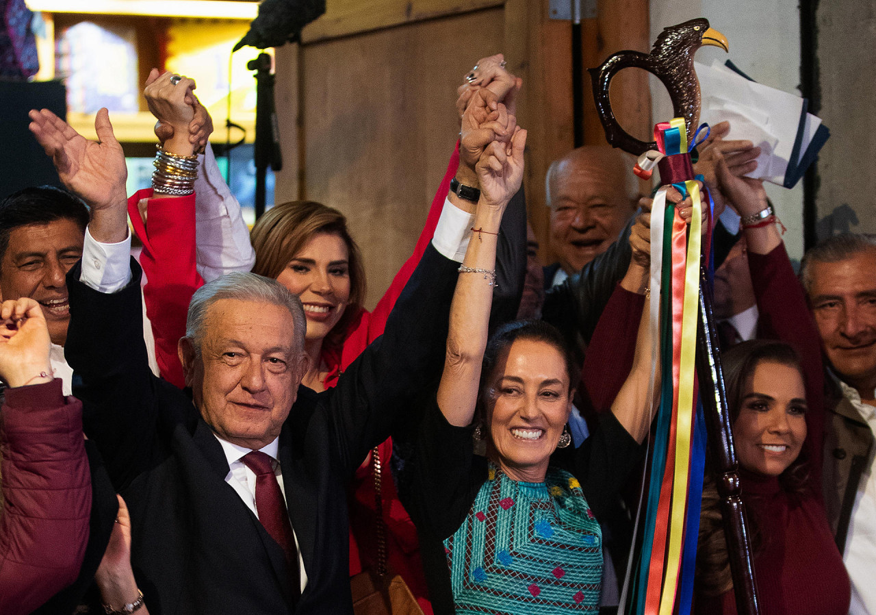López Obrador y Sheinbaum juntos. Foto: EFE.