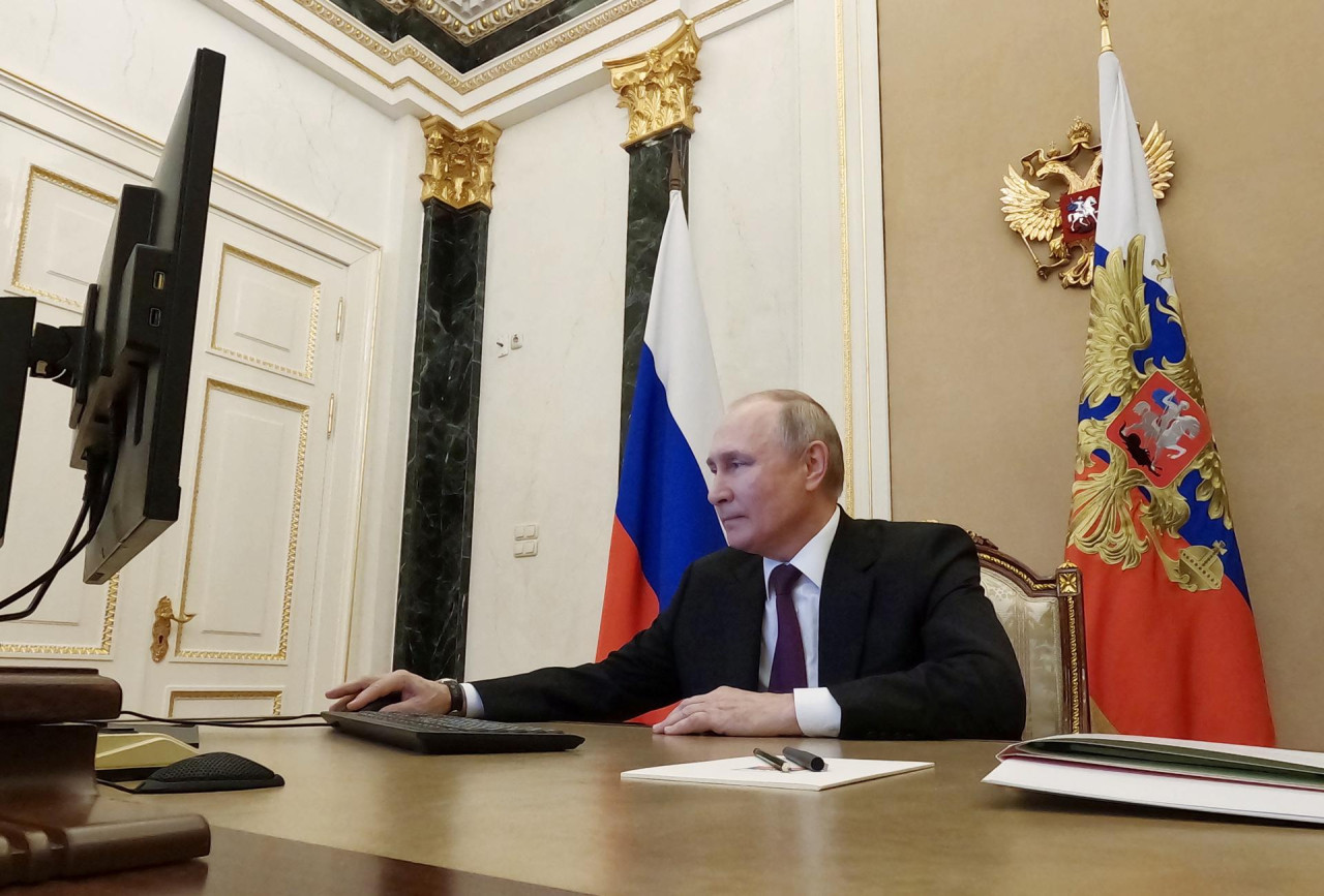 Vladimir Putin votó de manera online en las elecciones regionales de Rusia. Foto: EFE.