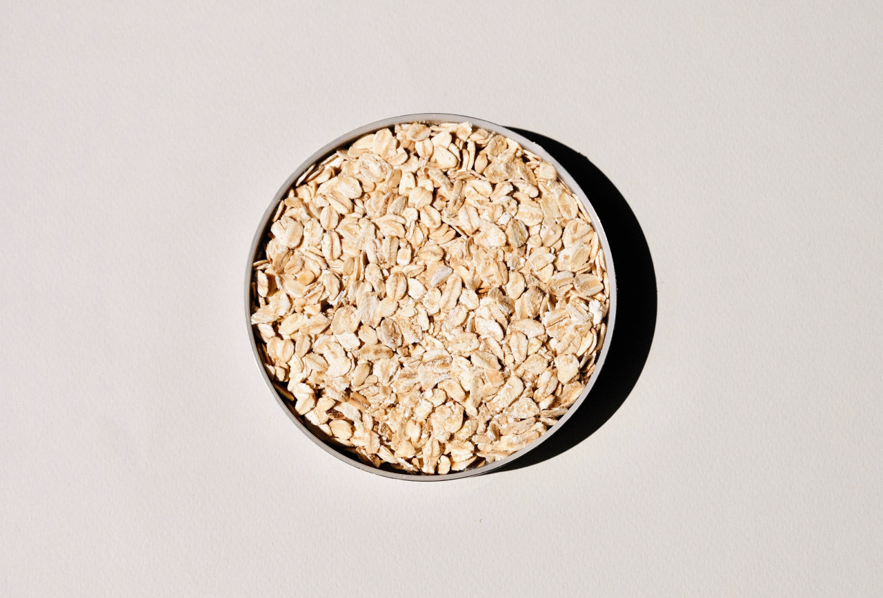 Incluir la avena en nuestra dieta contribuye al bienestar físico y mental. Foto: Unsplash.