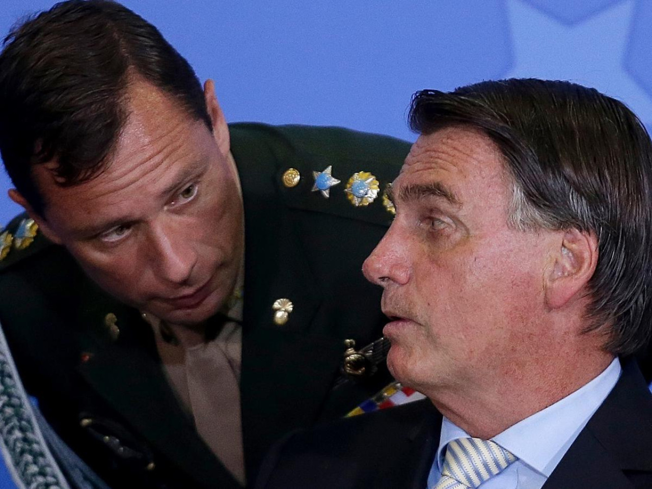 Mauro Cid y Jair Bolsonaro. Foto: Reuters