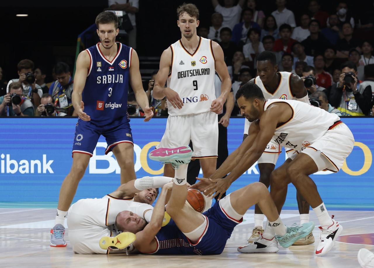 Alemania y Serbia disputaron la final del Mundial de básquet 2023. Foto: EFE.