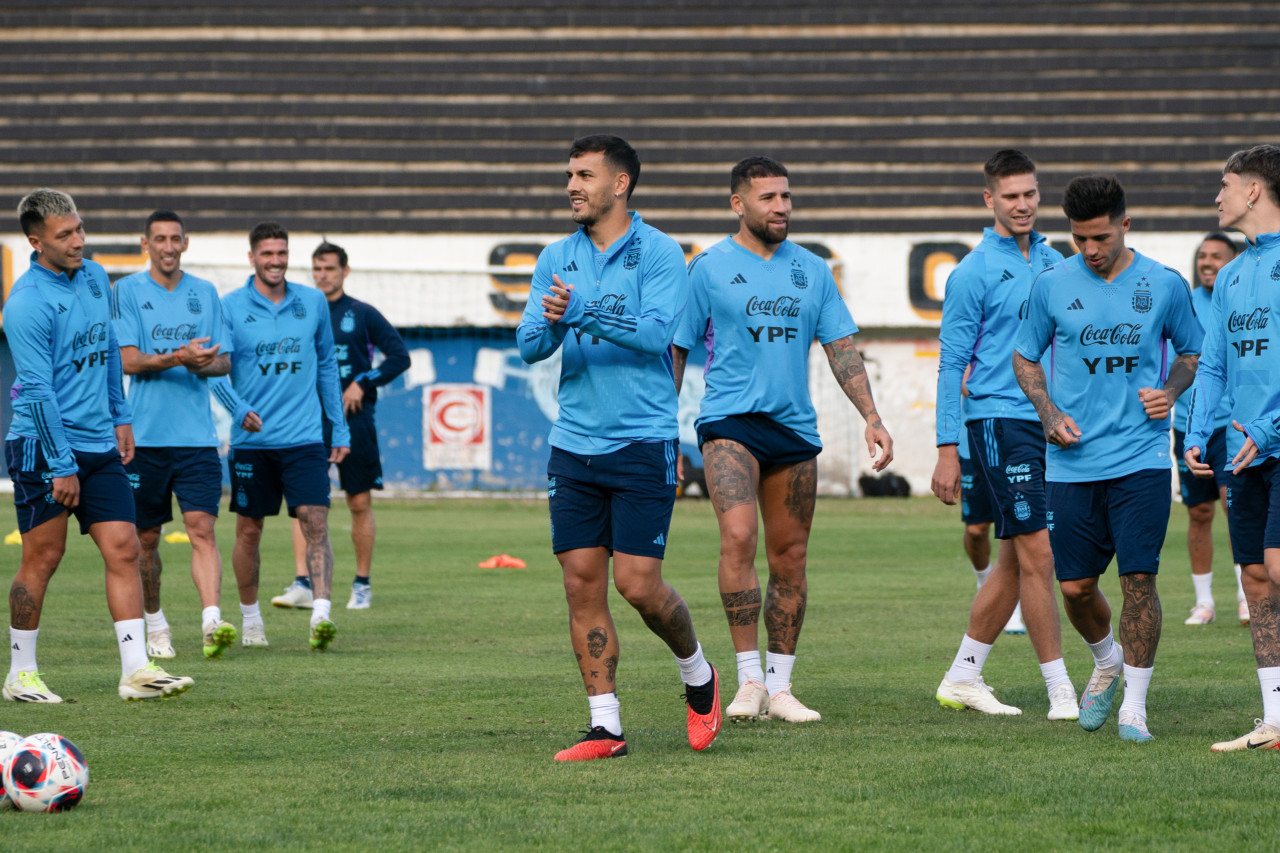 Leandro Paredes podría ser titular contra Bolivia. Foto: NA.