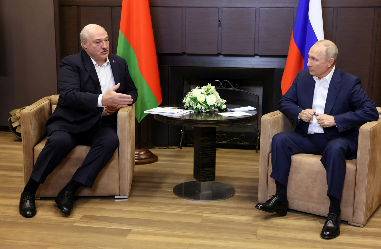 Alexandr Lukashenko y Vladimir Putin. Foto: Reuters.