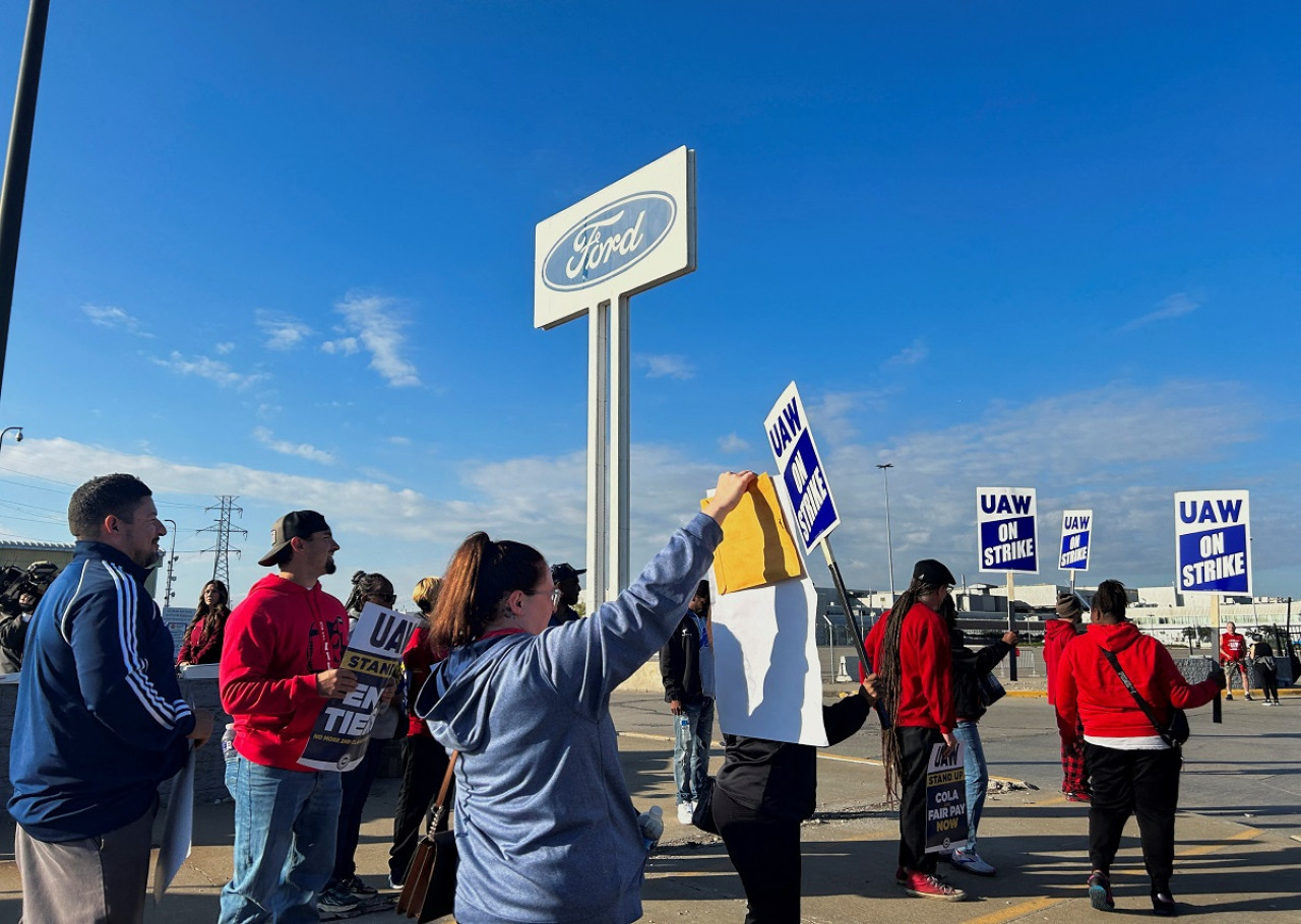 Los trabajadores de la planta de Ford en Michigan. Foto: Reuters.