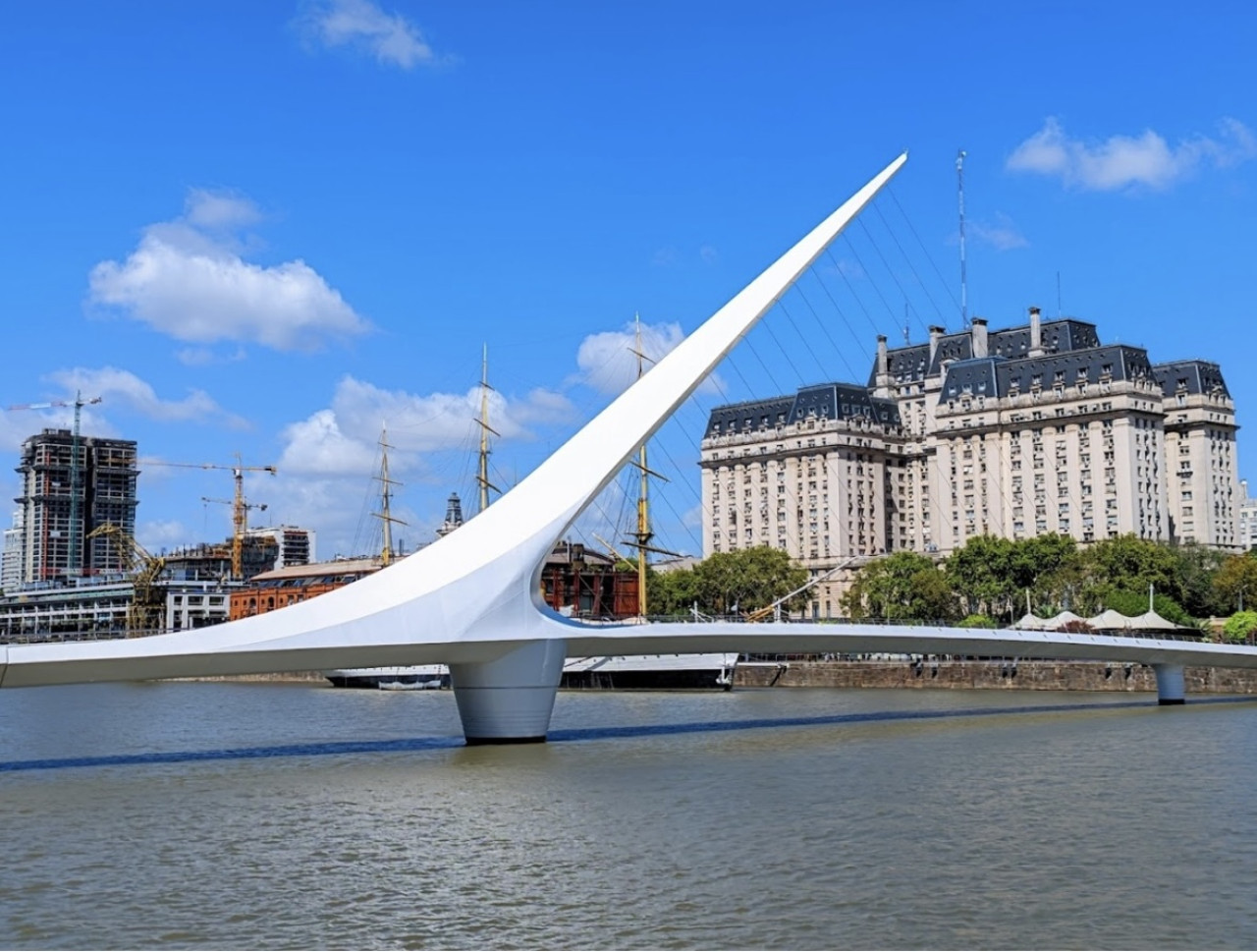 Puente de la Mujer, Ciudad de Buenos Aires. Foto NA.