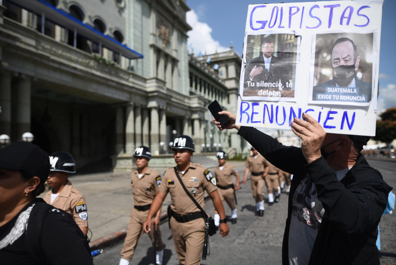 Protestas contra la Fiscalía en Guatemala. Foto: EFE.