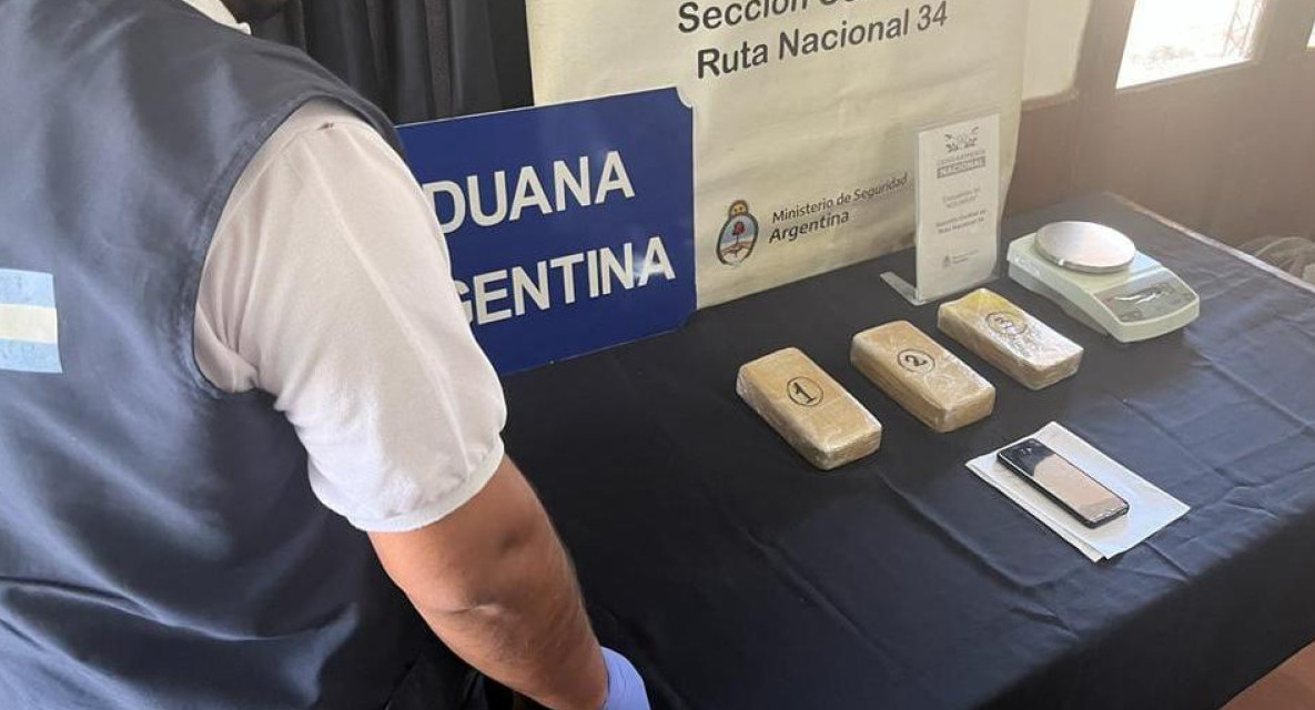 Aduana evitó el contrabando de más de tres kilos de cocaína. Foto: Aduana.