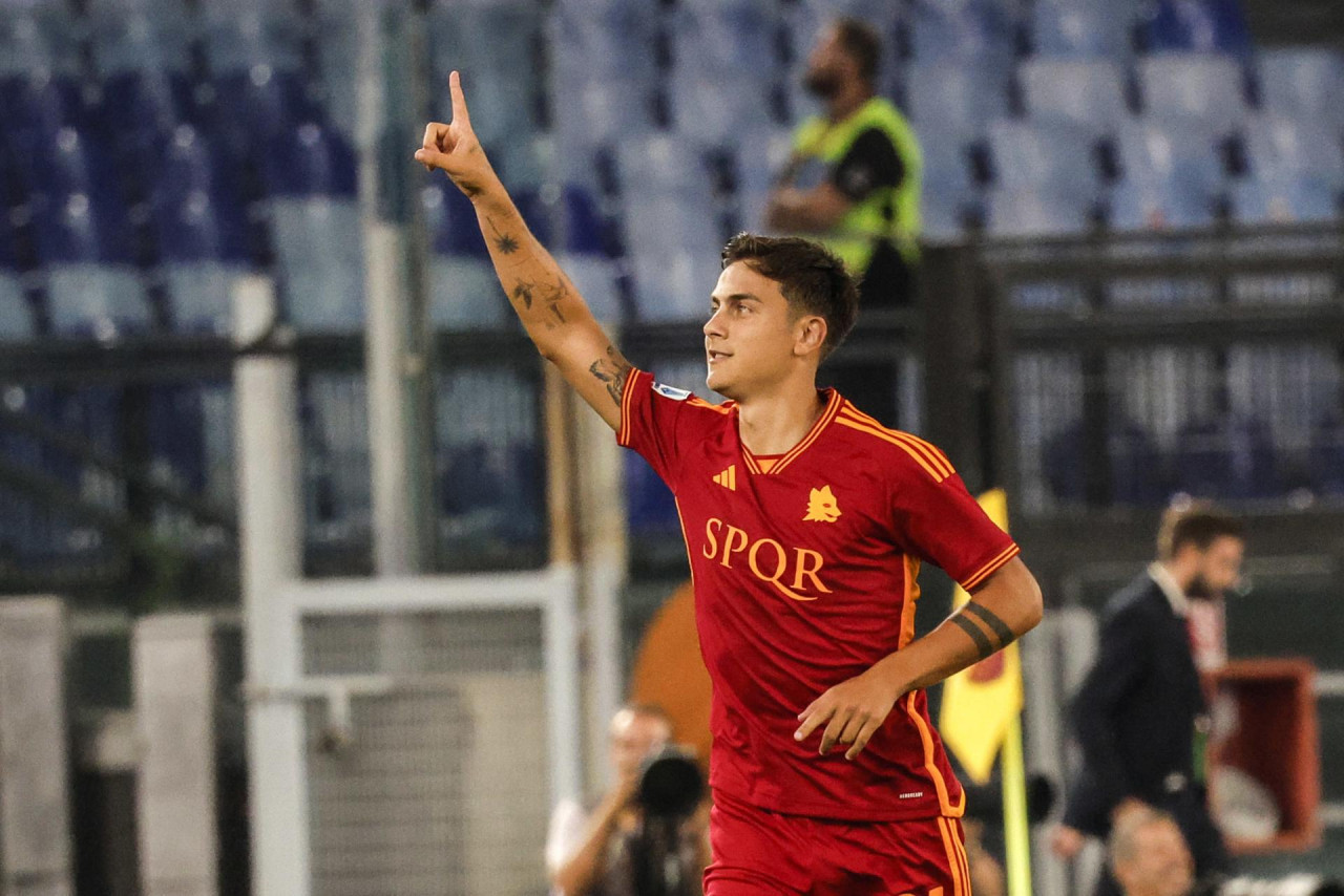 Paulo Dybala marcó por duplicado en la goleada de la Roma. Foto: EFE.