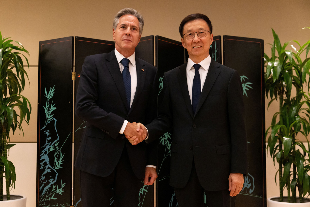 Reunión entre Han Zheng y Antony Blinken. Foto: Reuters.