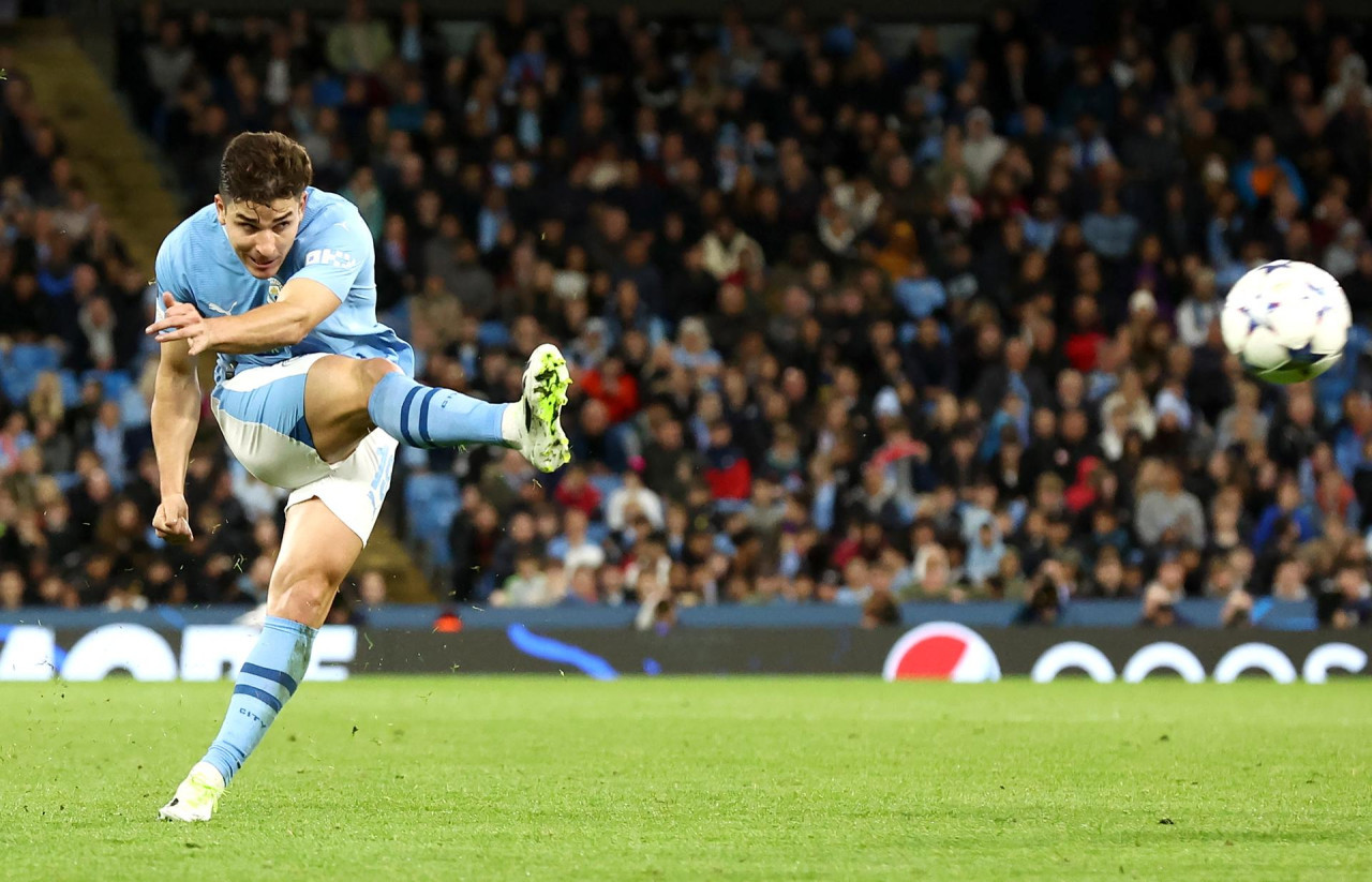 Julián Álvarez anotó por duplicado en el Manchester City. Foto: EFE.