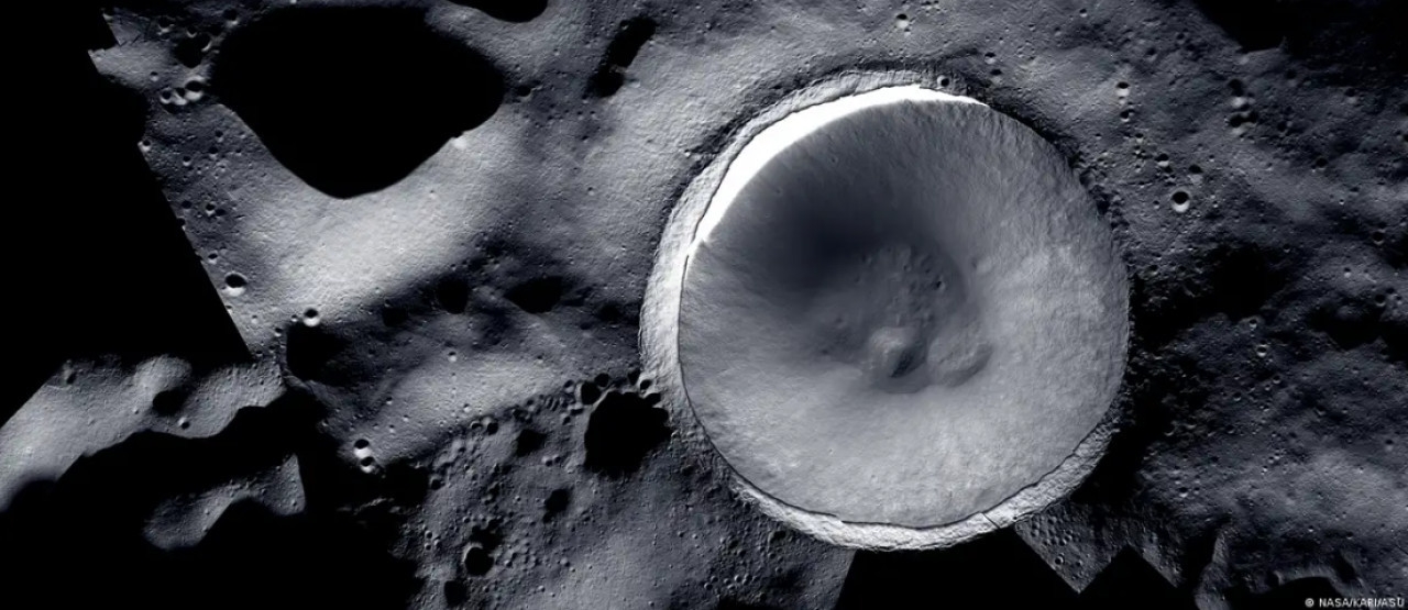 Cráter Shackleton en el polo sur de la Luna. Foto: NASA.