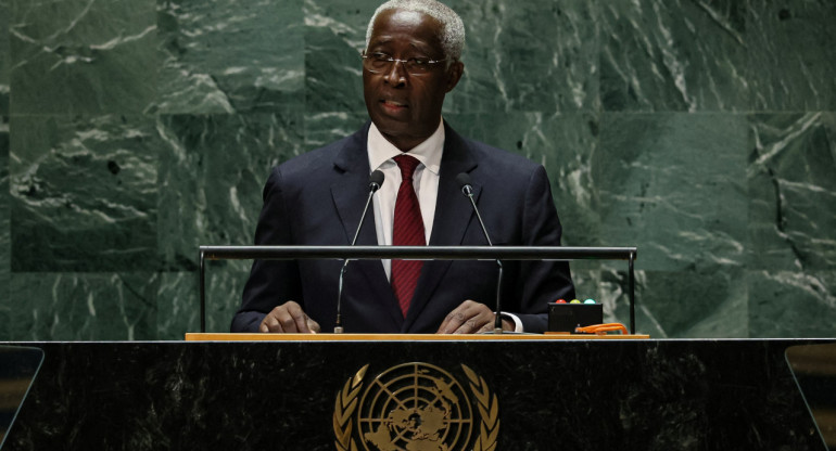 Raymond Ndong Sima, primer ministro del gobierno golpista de Gabón. Foto: Reuters.