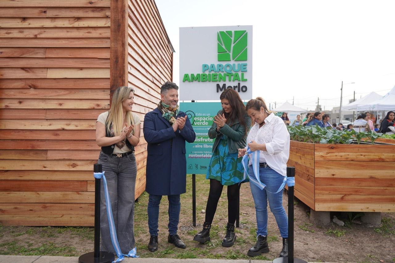 Gustavo Menéndez inauguró dos espacios ambientales en Merlo. Foto: Municipio de Merlo.