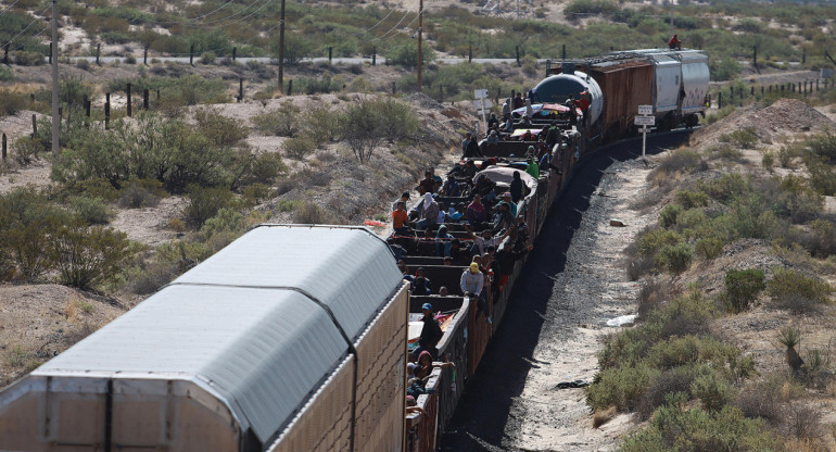 Crisis migratoria: miles de personas en los trenes de México para llegar a EEUU. EFE