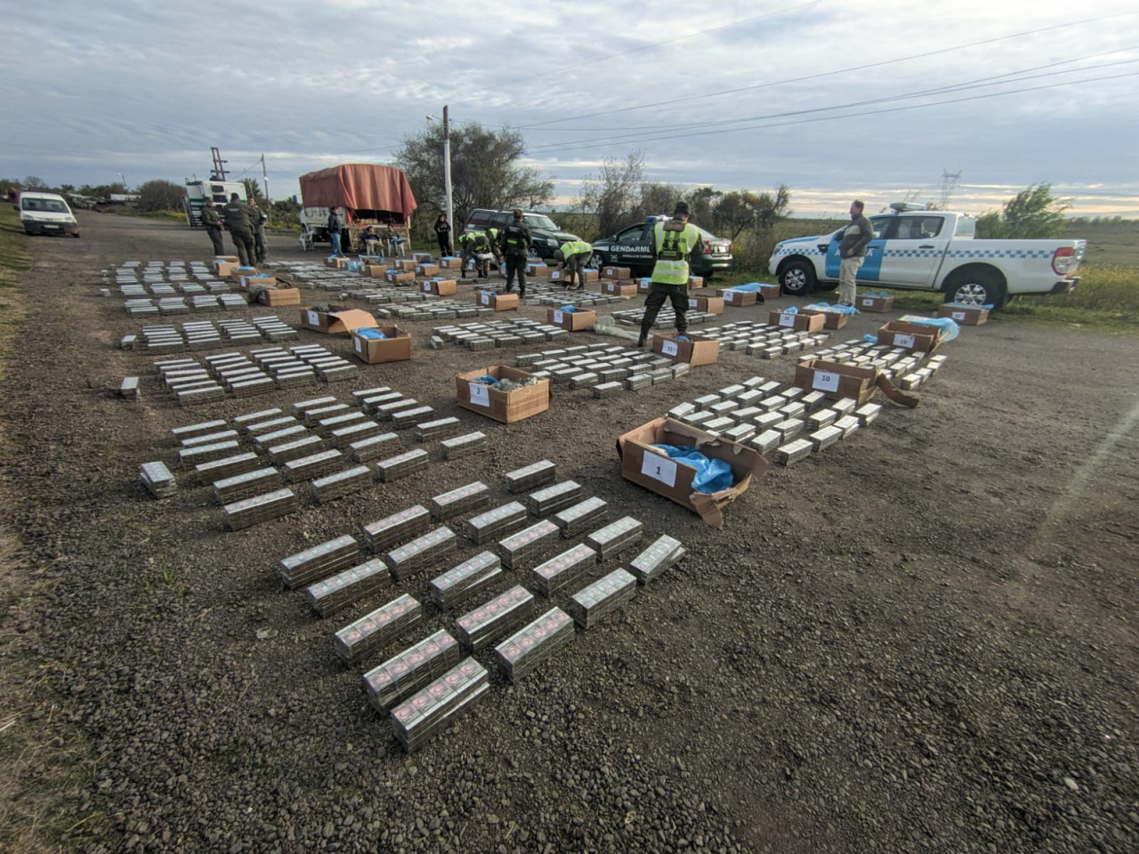 Aduana encuentra 22 mil paquetes de cigarrillos. Foto: prensa.