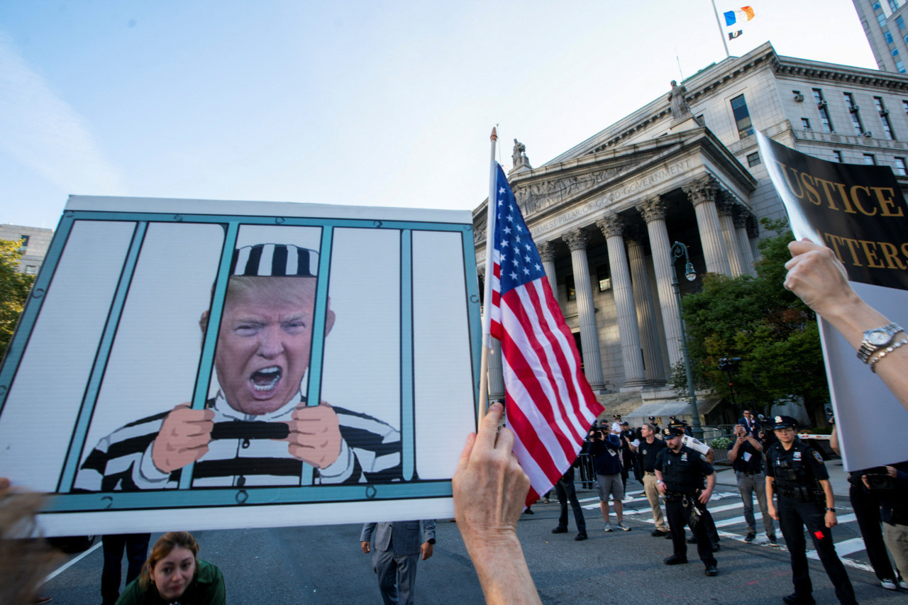 Comenzó el juicio por fraude civil contra Trump. Foto: Reuters.
