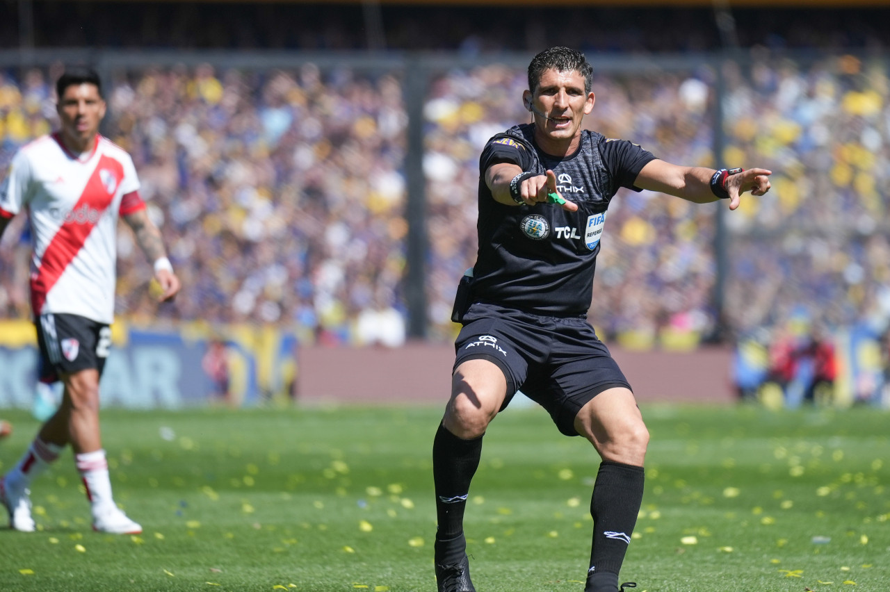 Andrés Merlos, el árbitro del Superclásico. Foto: NA.