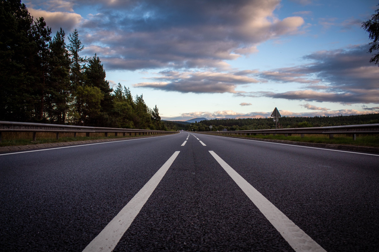 Autopista. Foto: Unsplash.