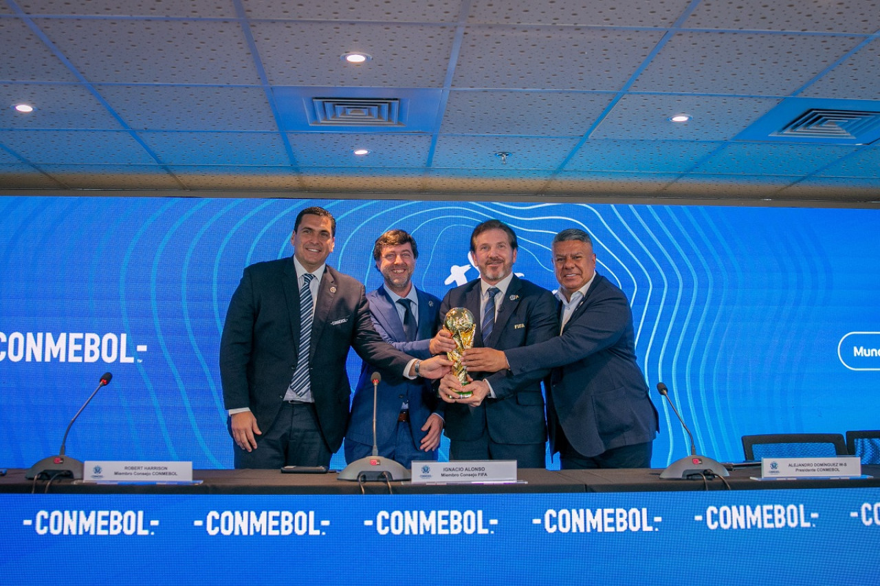 Robert Harrison, Ignacio Alonso, Alejandro Domínguez y Claudio Tapia. Foto: Reuters.