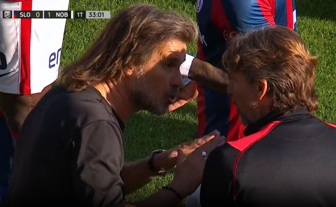 Rubén Darío Insúa y Gabriel Heinze discutieron por una simulación. Foto: captura de video.