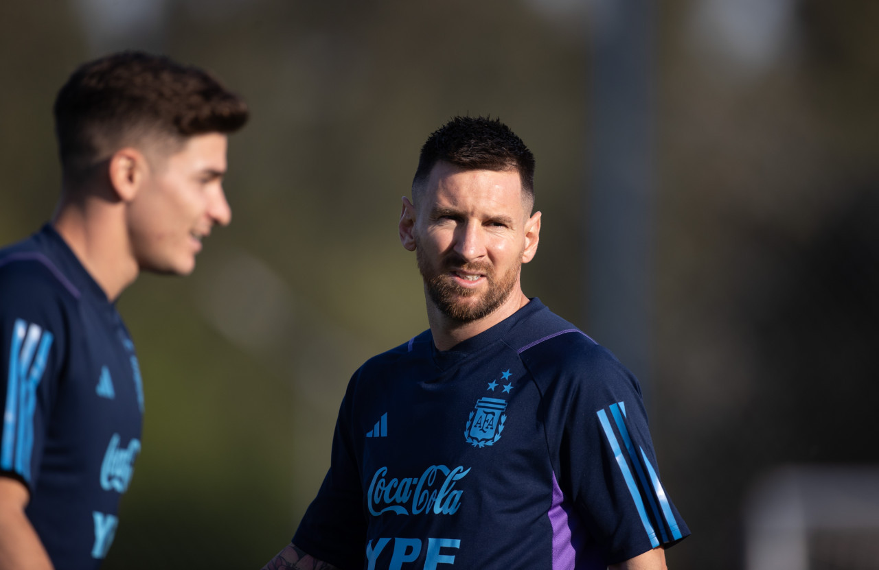 Lionel Messi en el entrenamiento de la Selección Argentina. Foto: NA.