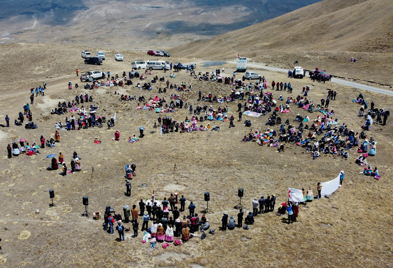 Bolivianos se reunieron meses atrás para rezar por lluvia. Foto: Reuters.