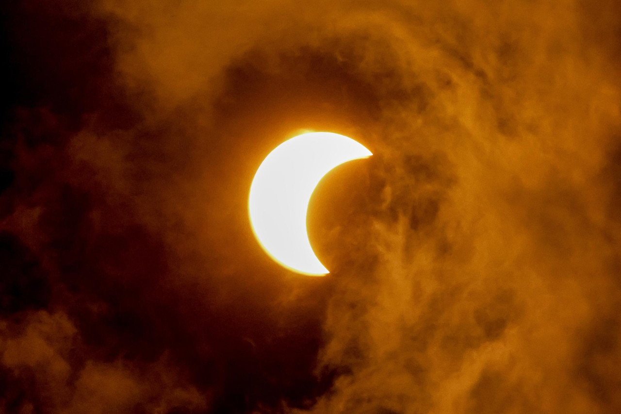 Eclipse solar anular desde Atlanta, Estados Unidos. Foto: EFE.