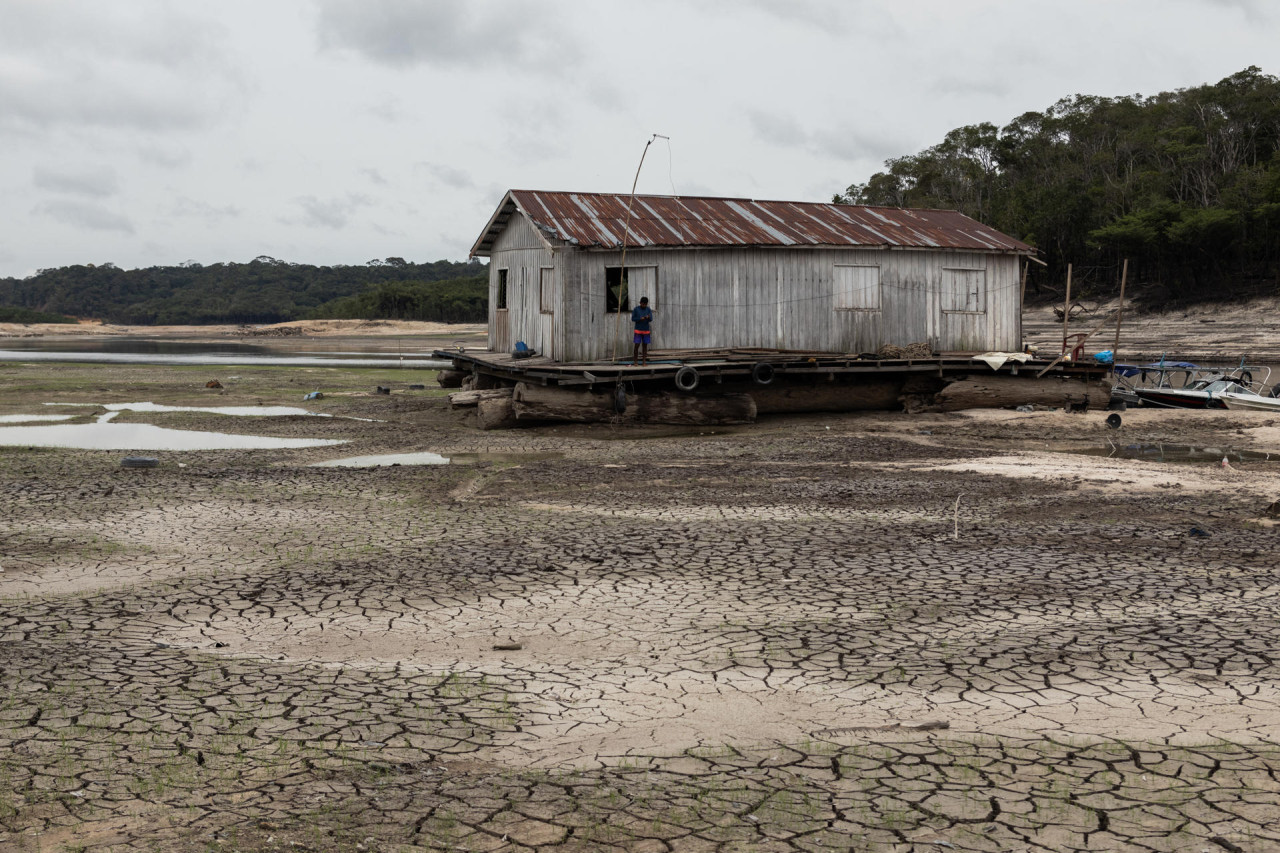 La superficie de agua en la principal zona de la Amazonía brasileña cae al menor nivel en 5 años. EFE