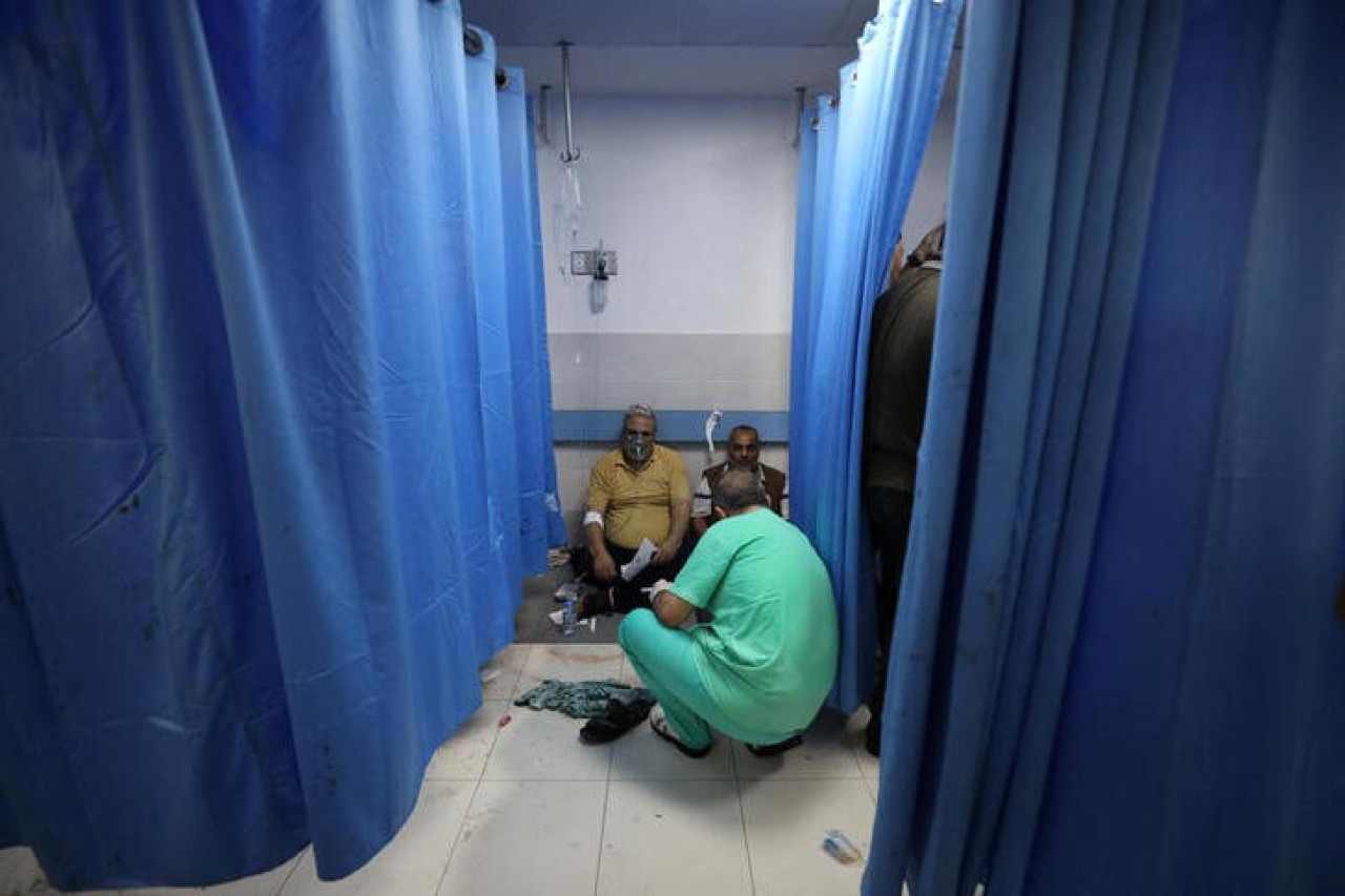 Bombardeo contra un hospital en la Franja de Gaza. Foto: REUTERS.