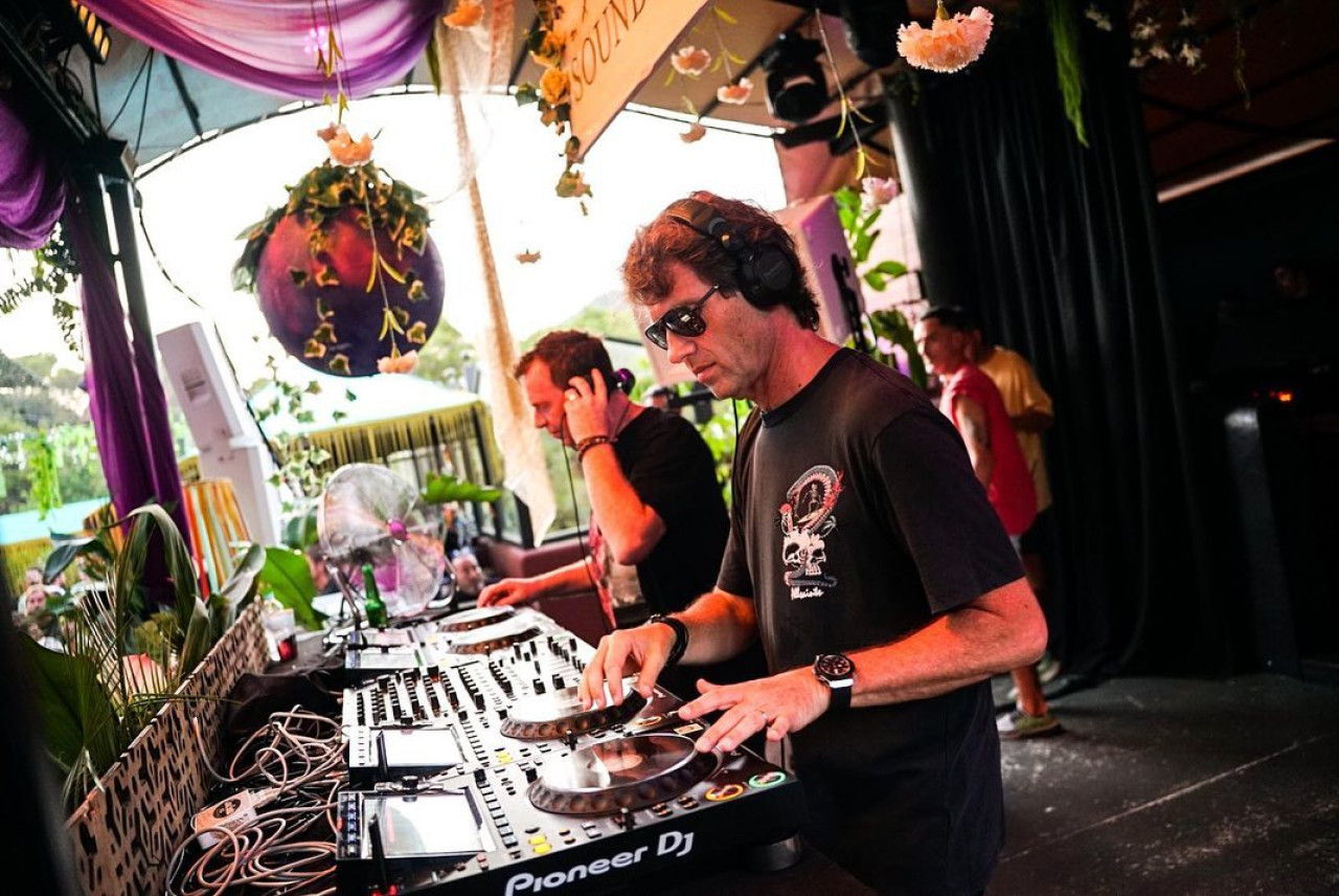 Herman Cattaneo con @djnickwarrenen en Ibiza -  Fuente Foto @djhernancattaneo