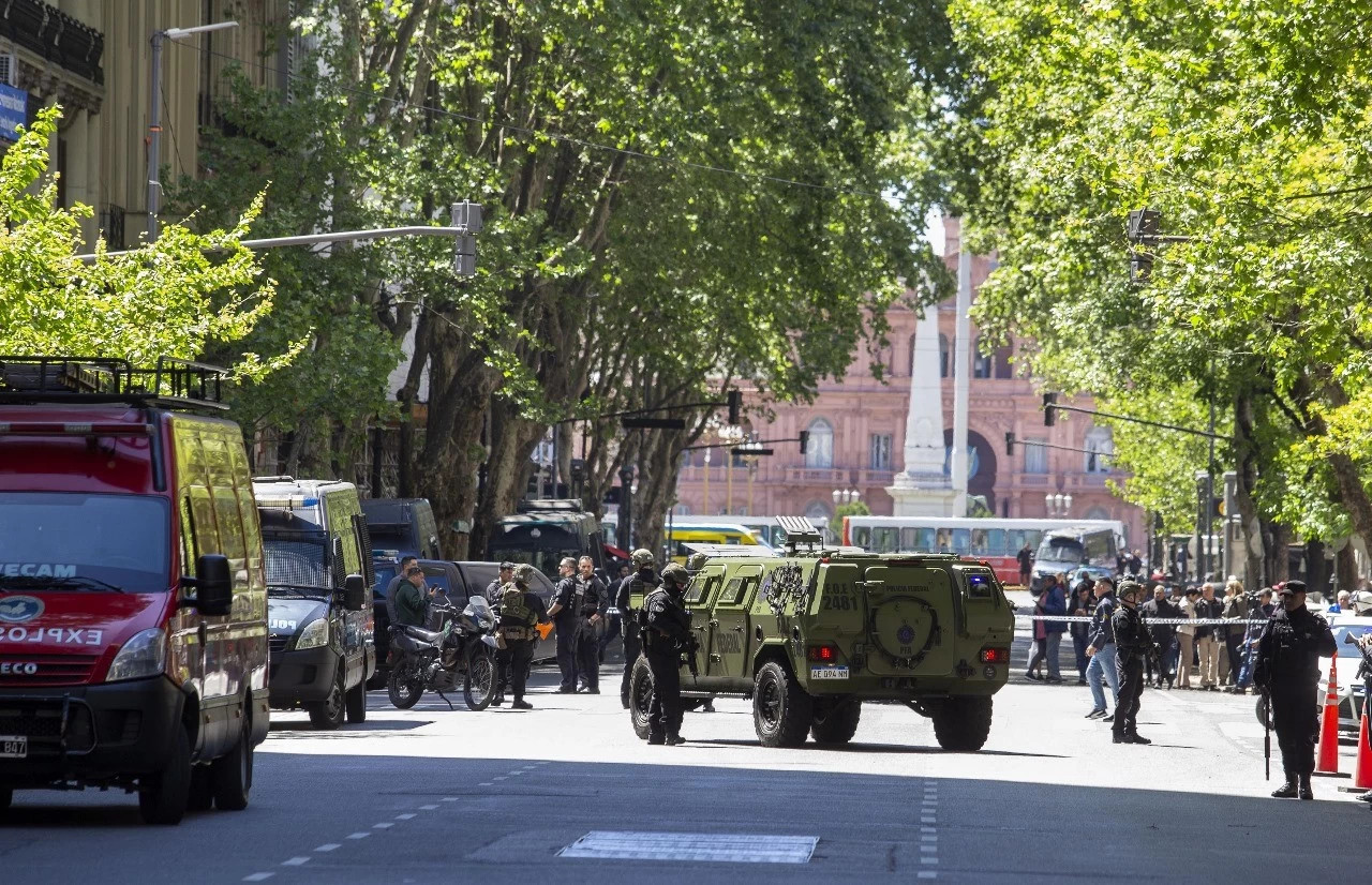 Amenaza de bomba en las embajadas de Israel y Estados Unidos. Foto: NA.