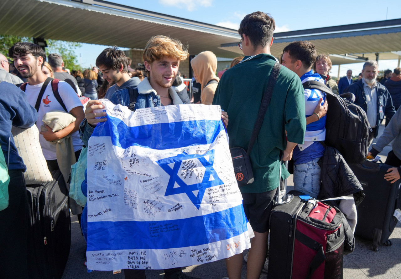 Vuelo de repatriación de argentinos desde Israel. Foto: NA.