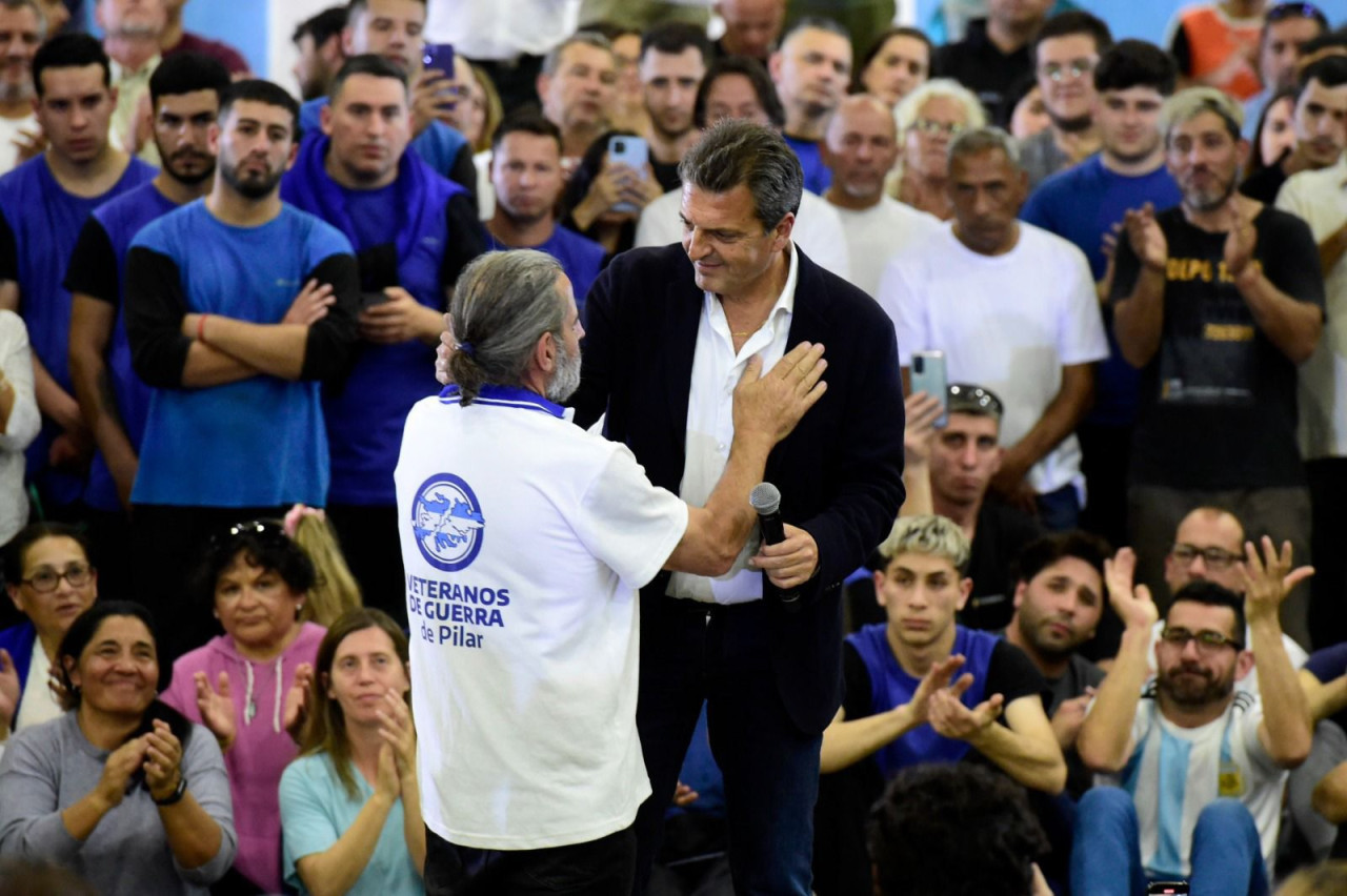 El candidato presidencial de Unión por la Patria, Sergio Massa, cierra su campaña en una fábrica en Pilar. Foto NA