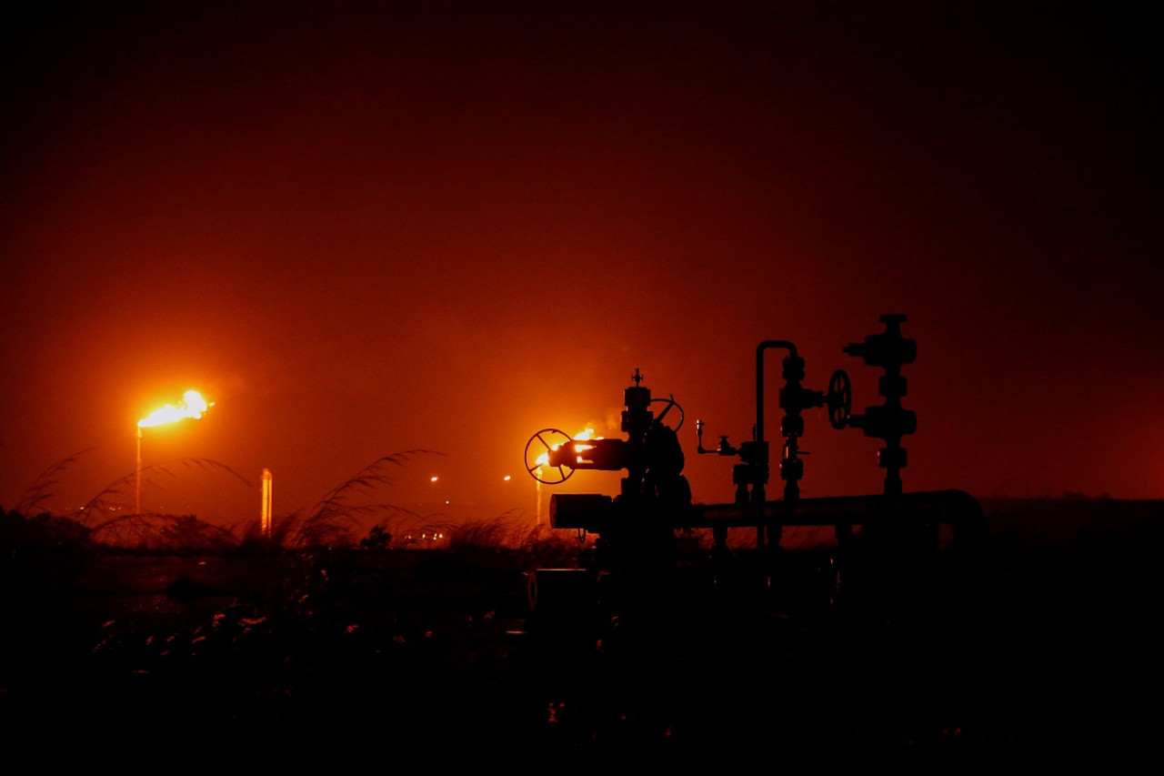 Estados Unidos levantó de forma temporal las sanciones de gas y petróleo a Venezuela. Foto: Reuters.