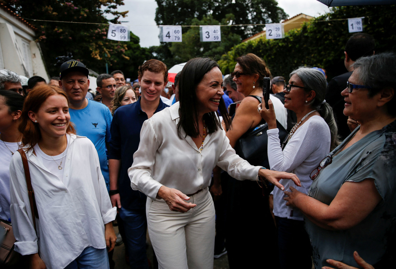 María Corina Machado yendo a votar. Foto: Reuters.