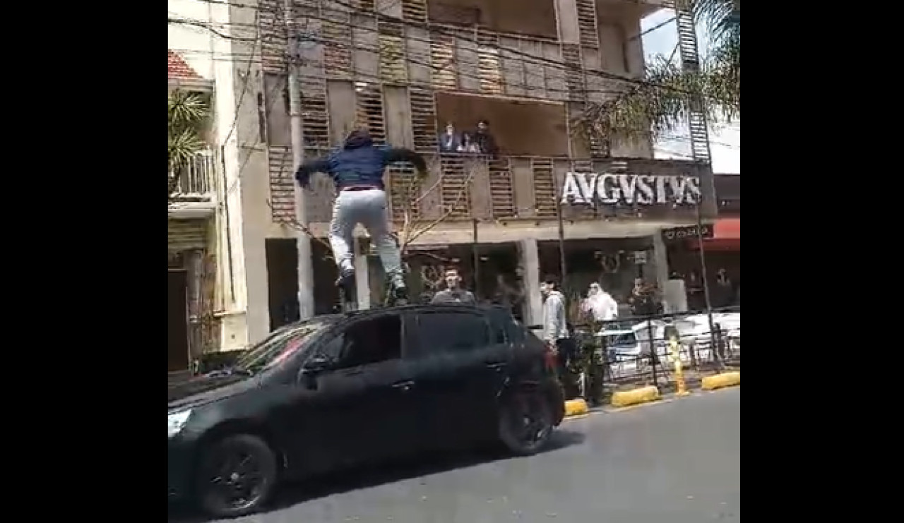 Furia en las calles de Mar del Plata. Foto: captura video