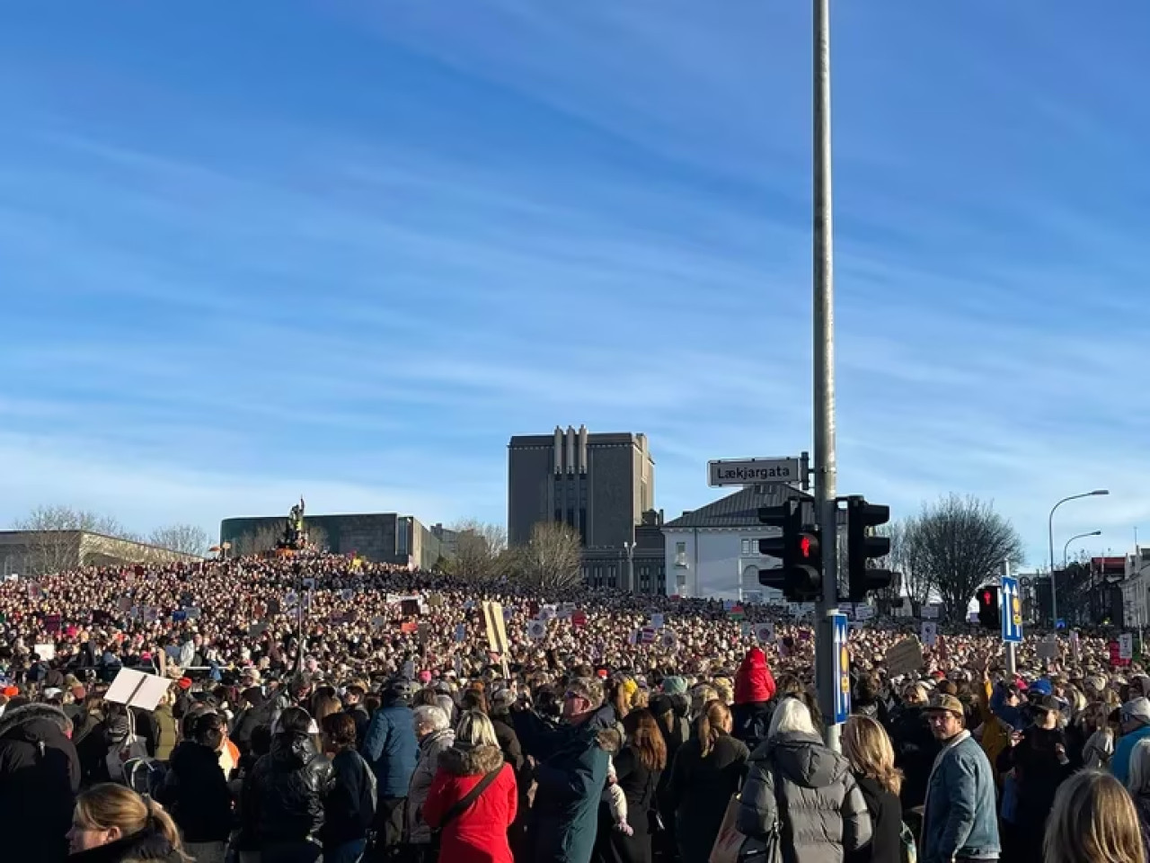 Histórica huelga en Islandia. Foto: X: @FayeKamsika