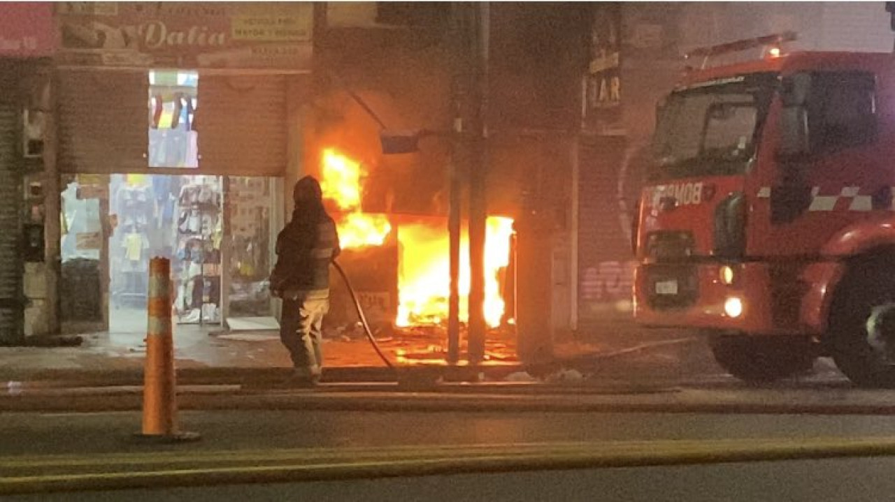 Incendio en Flores. Foto: NA.