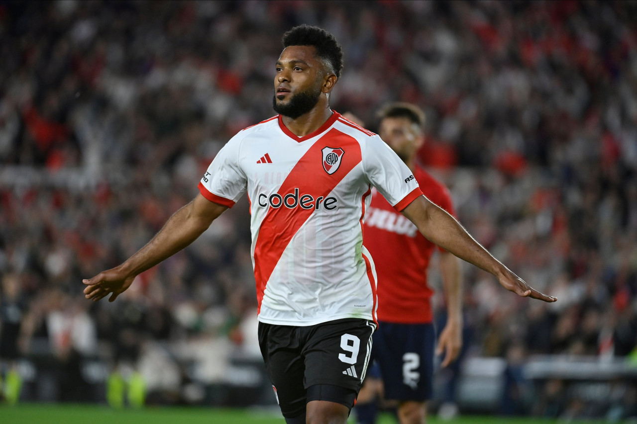 Miguel Borja; River vs Independiente. Foto: NA