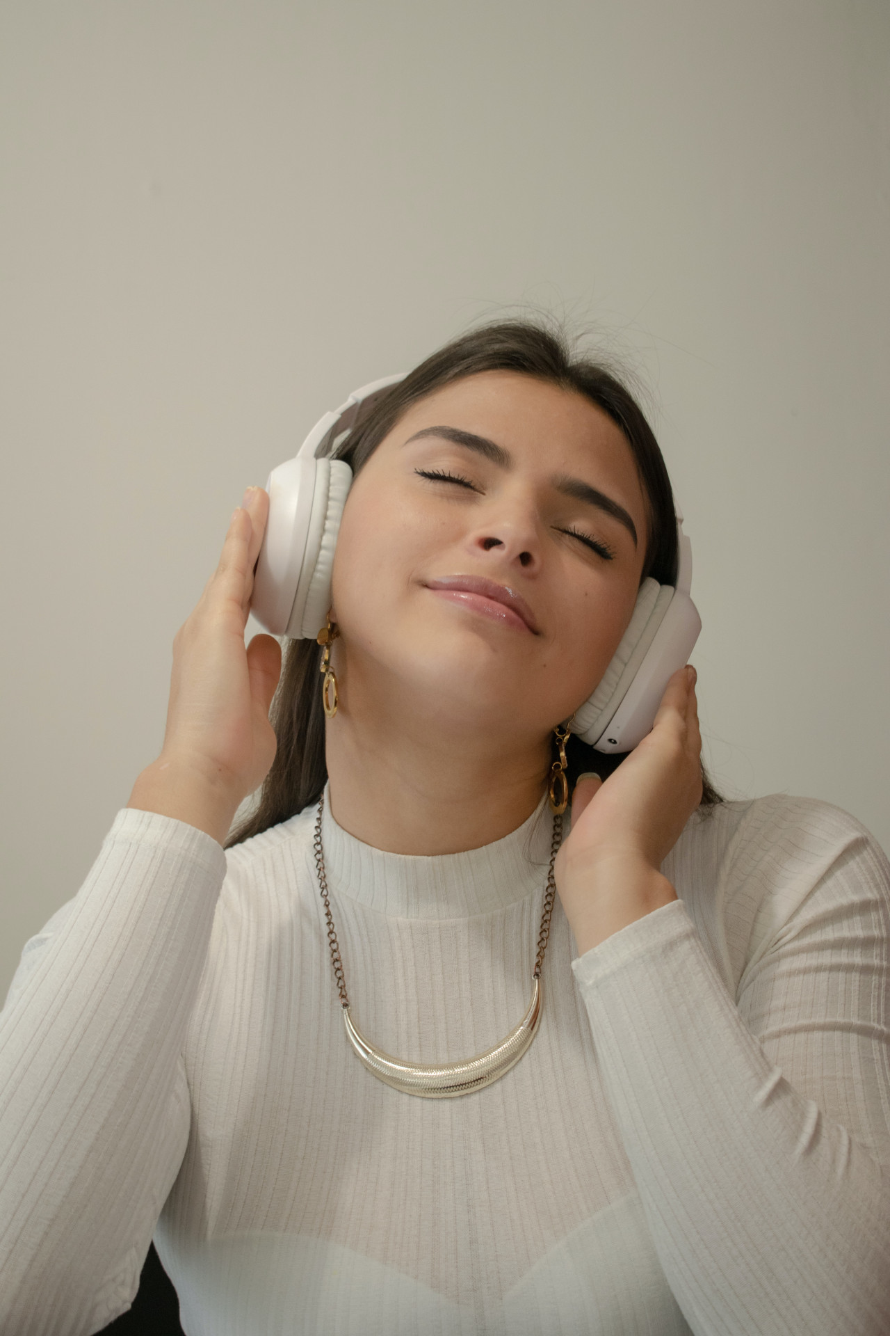 Escuchar música. Foto: Unsplash.