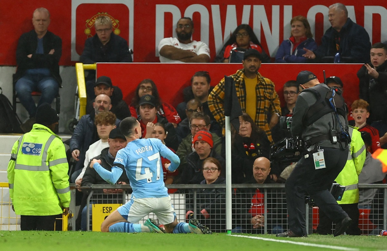 Phil Foden sentenció la goleada del City ante el United. Foto: Reuters.