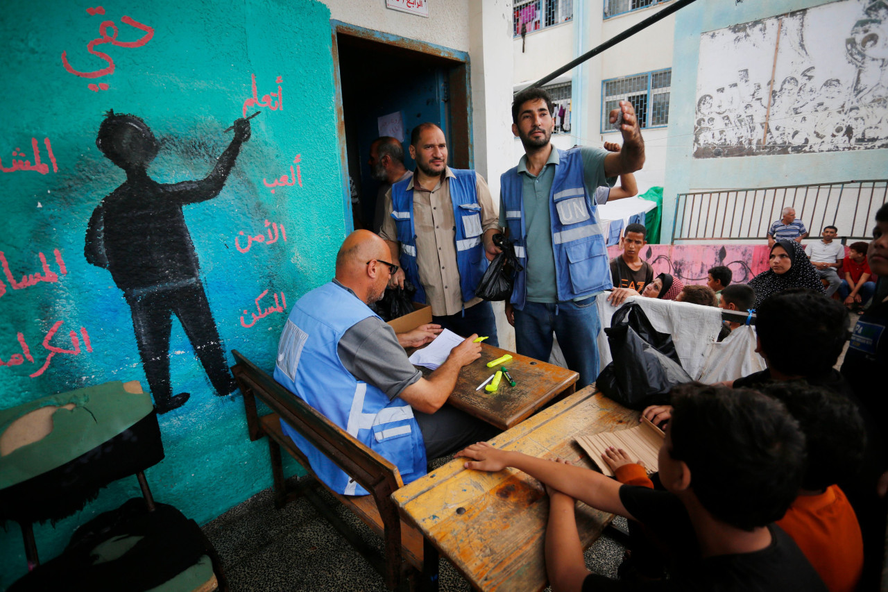 Agentes de la ONU trabajando con refugiados palestinos. Foto: X @UNRWA.