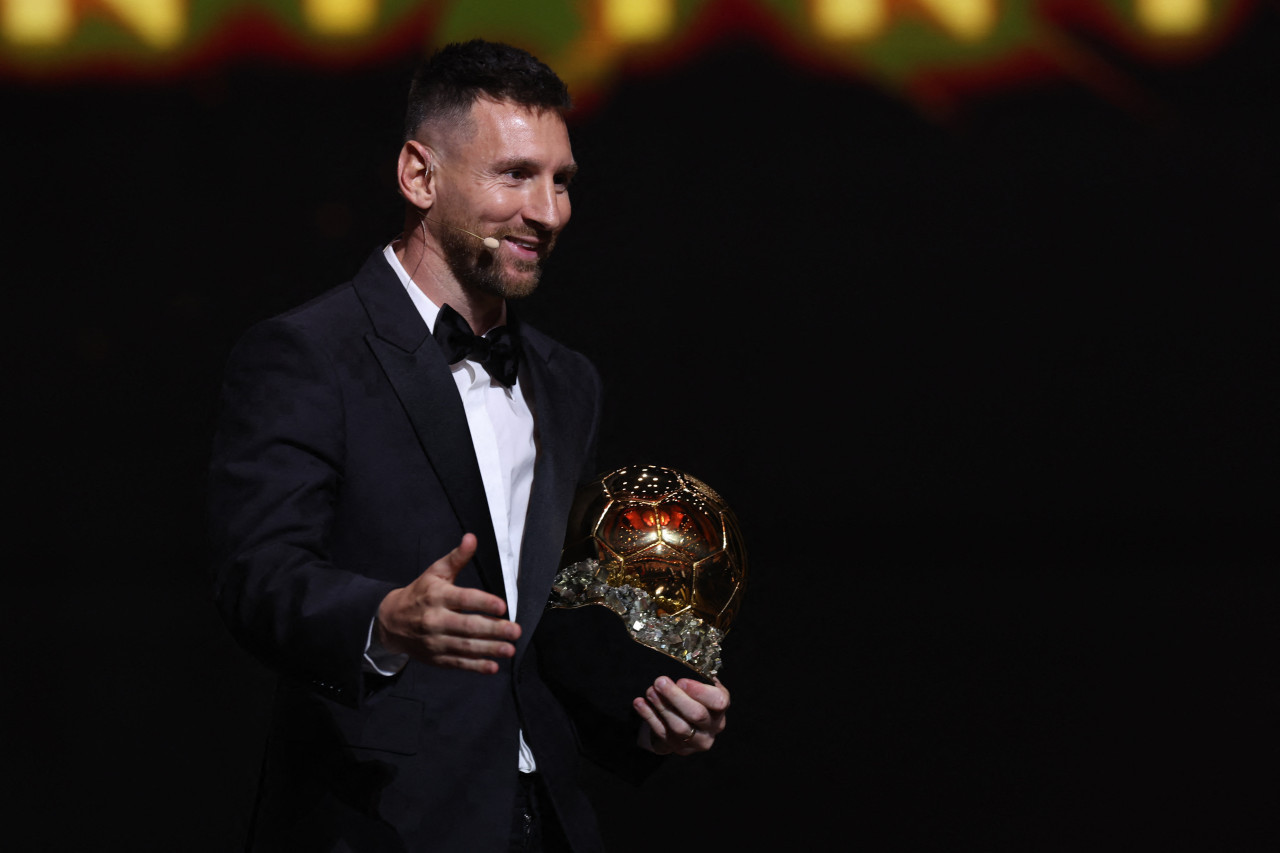 Lionel Messi ganó su octavo Balón de Oro. Foto: NA